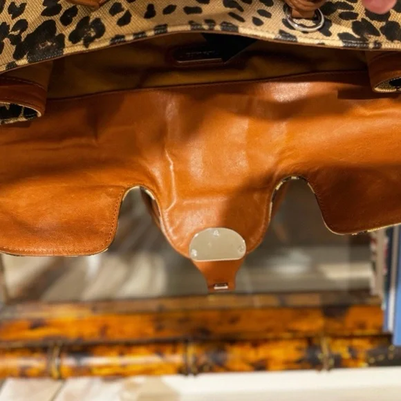 Ralph Lauren Collectors Ricky Bag. Leopard, Canvas Tote with Brown Leather Trim. - Picture 6 of 7